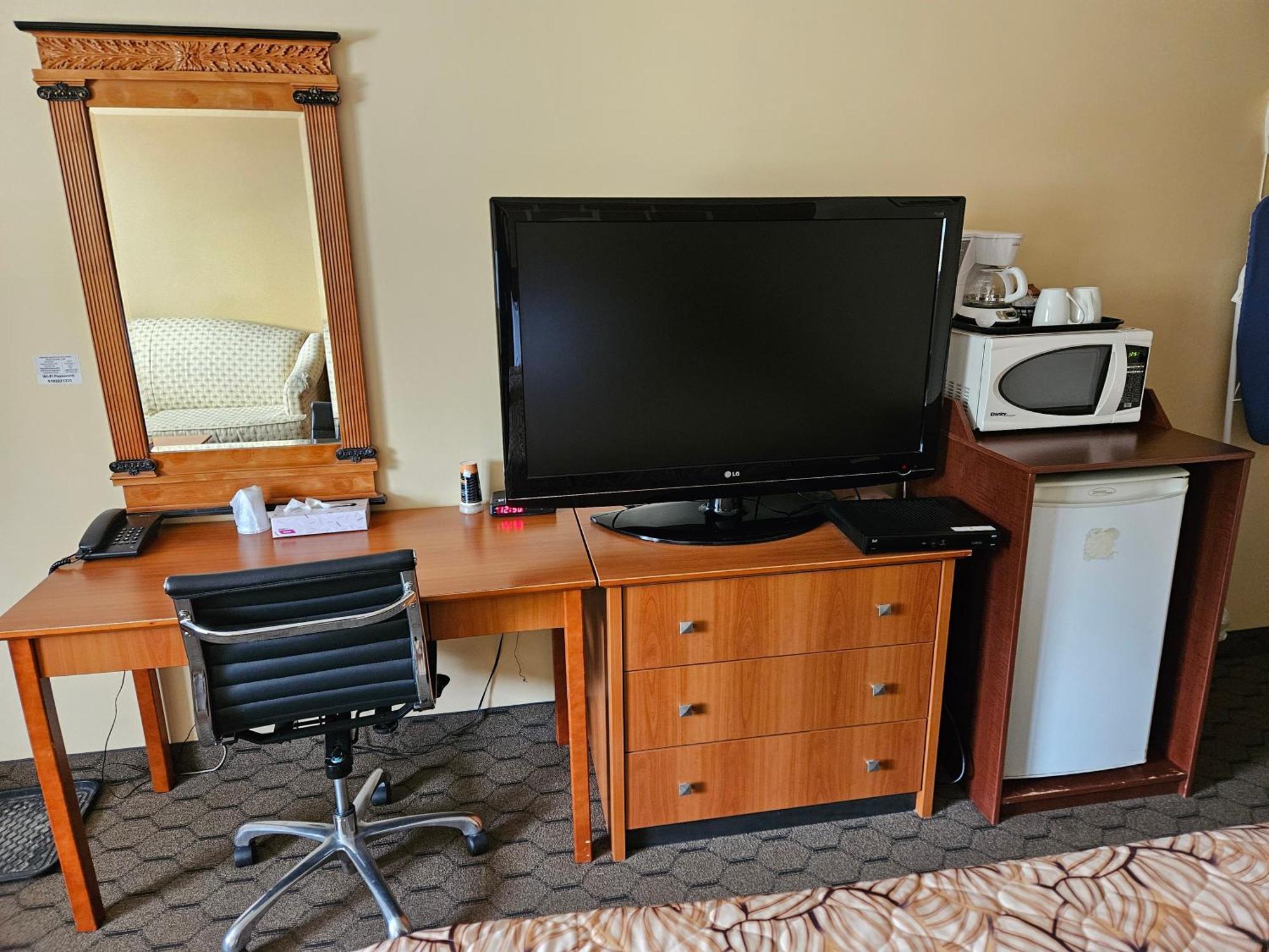 Mount Forest Forest Plaza Motel المظهر الخارجي الصورة