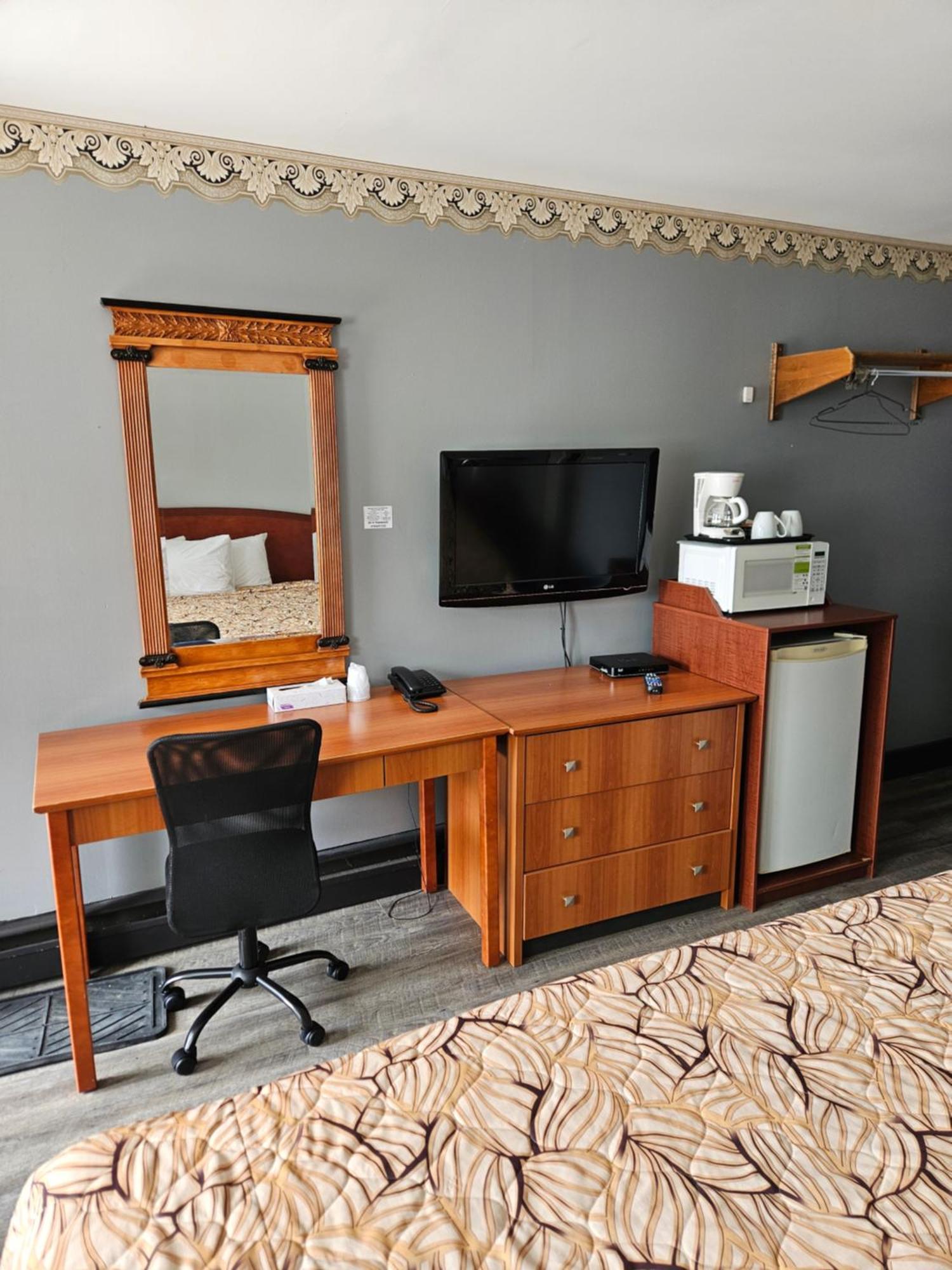 Mount Forest Forest Plaza Motel المظهر الخارجي الصورة