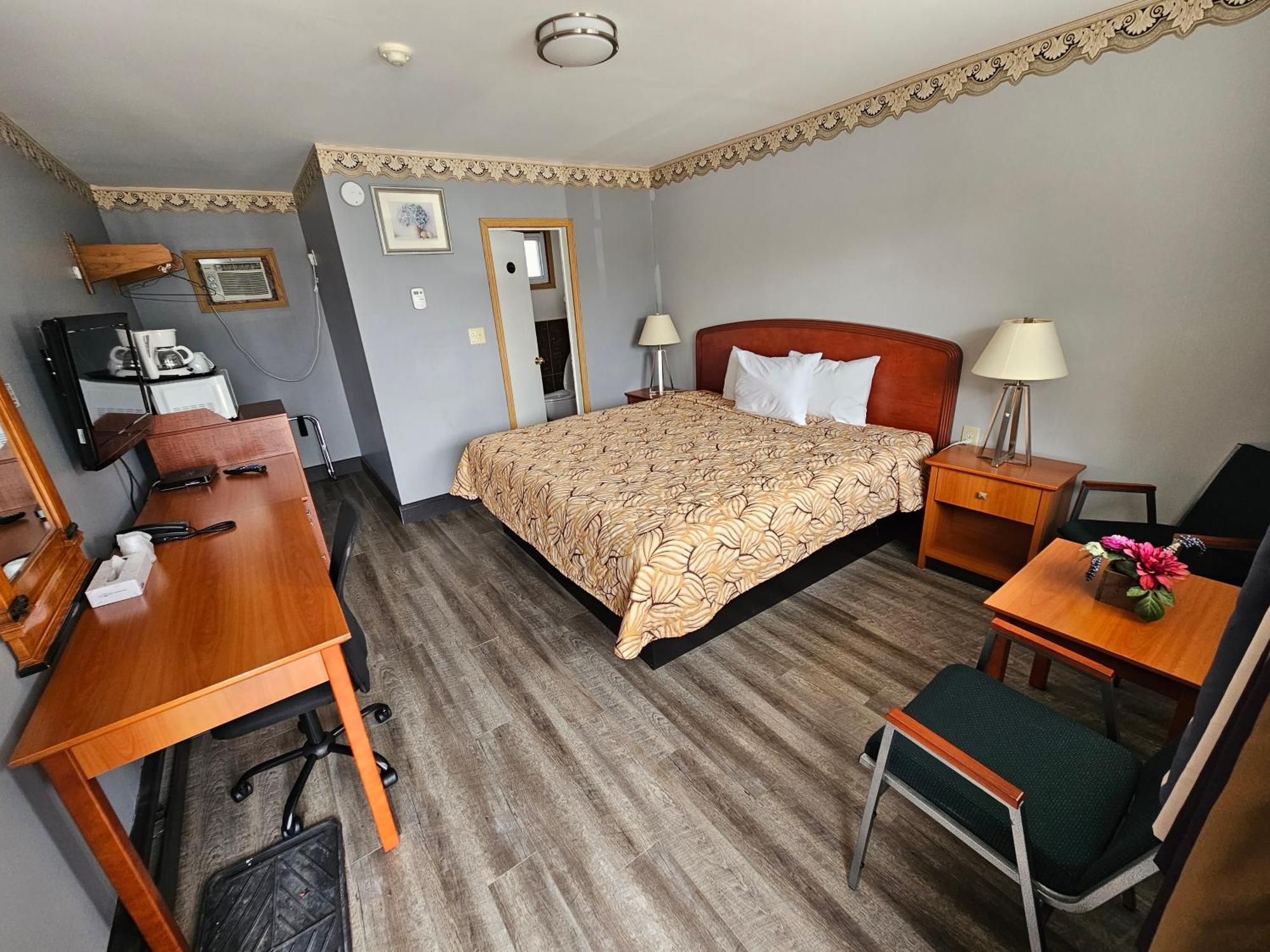 Mount Forest Forest Plaza Motel المظهر الخارجي الصورة
