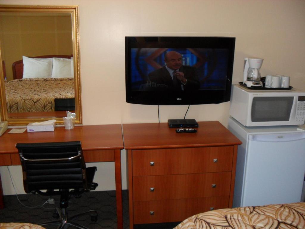 Mount Forest Forest Plaza Motel المظهر الخارجي الصورة