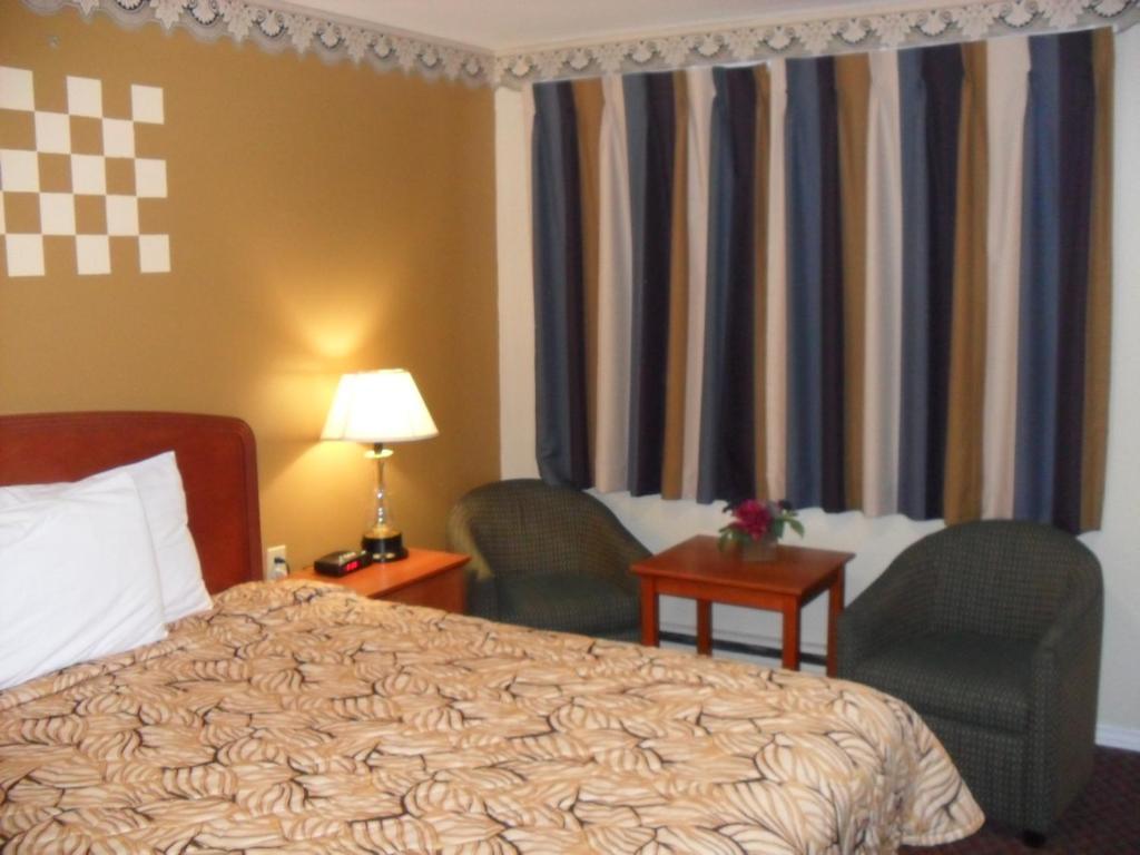 Mount Forest Forest Plaza Motel المظهر الخارجي الصورة
