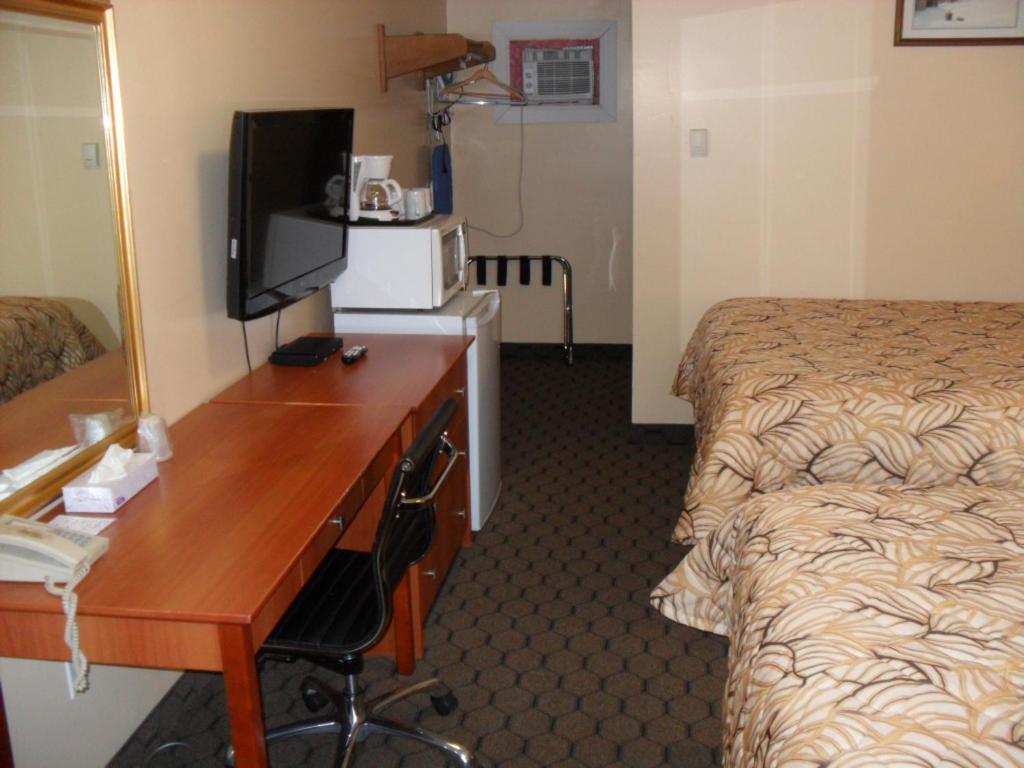 Mount Forest Forest Plaza Motel المظهر الخارجي الصورة