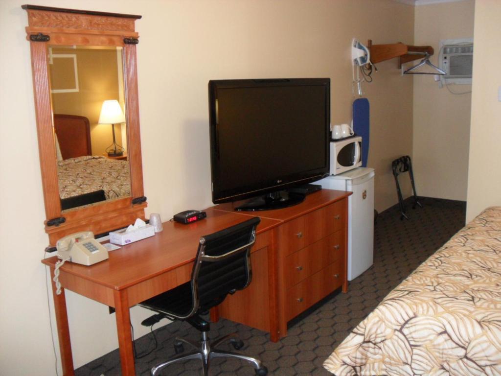 Mount Forest Forest Plaza Motel المظهر الخارجي الصورة