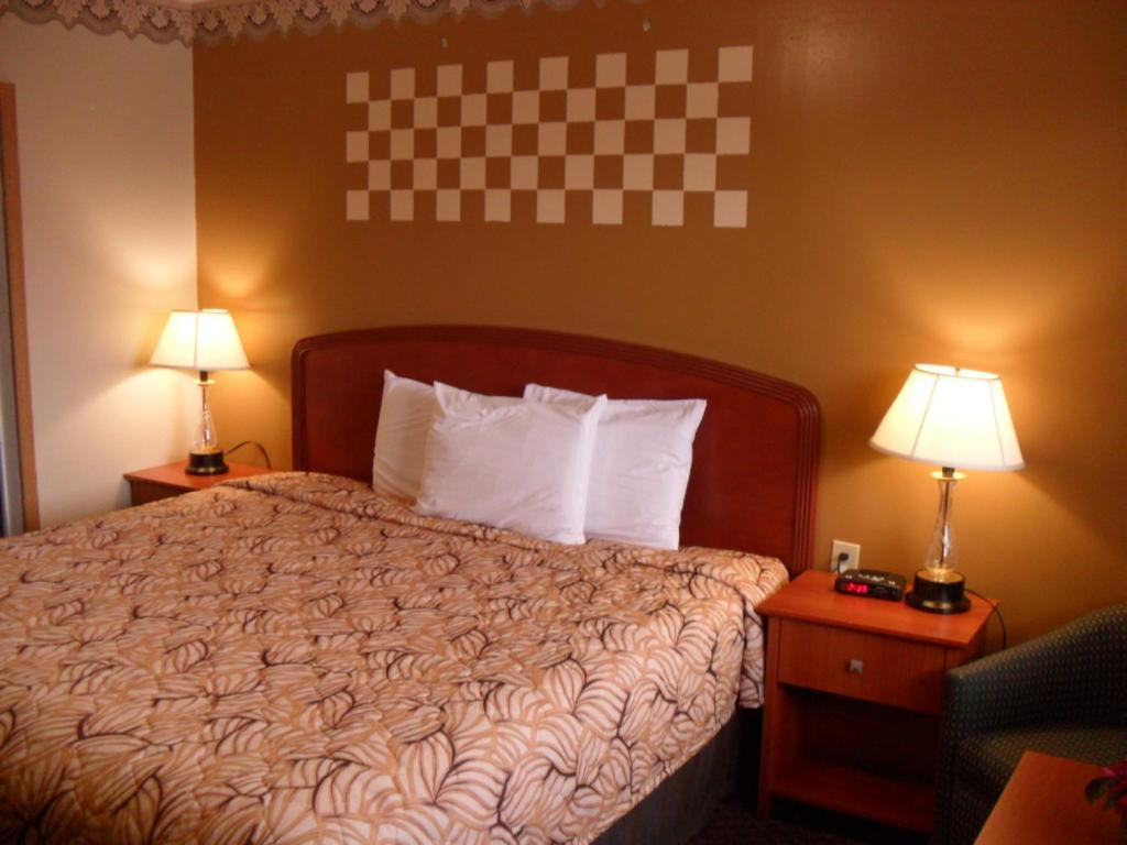 Mount Forest Forest Plaza Motel المظهر الخارجي الصورة