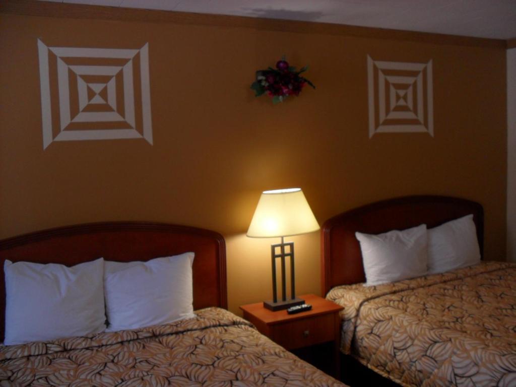 Mount Forest Forest Plaza Motel المظهر الخارجي الصورة