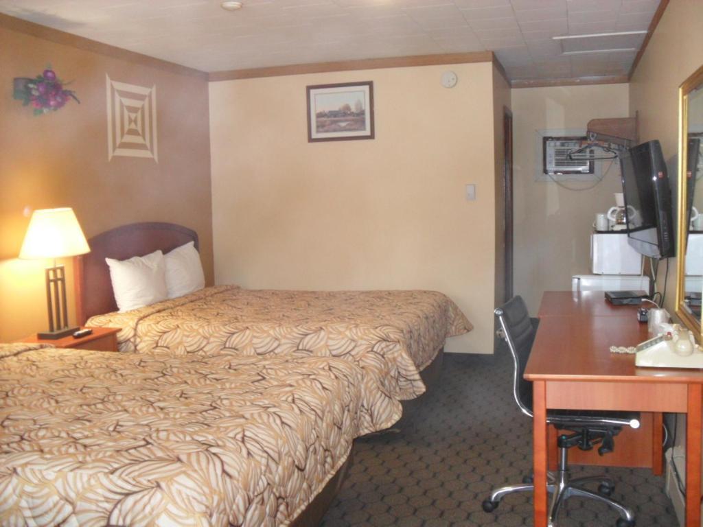 Mount Forest Forest Plaza Motel المظهر الخارجي الصورة